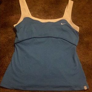 Nike drip fit athletic top size large built in bra